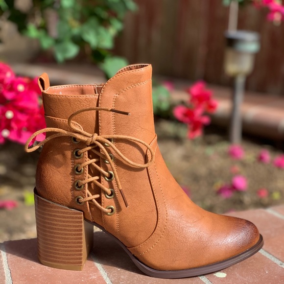 NEW ARRIVALS Ladies chunky heels booties. Brown - Picture 2 of 4